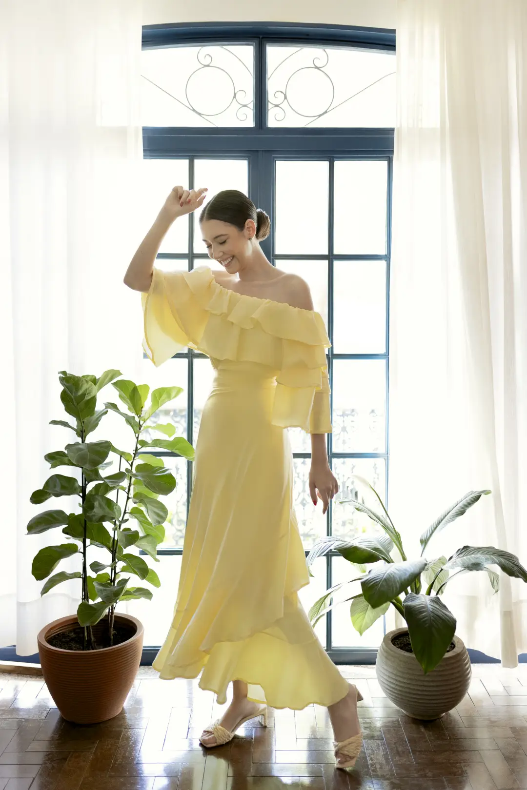 Look claro em pose editorial